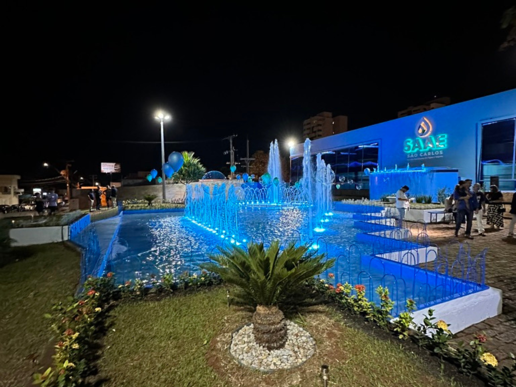 fonte com lago SAAE